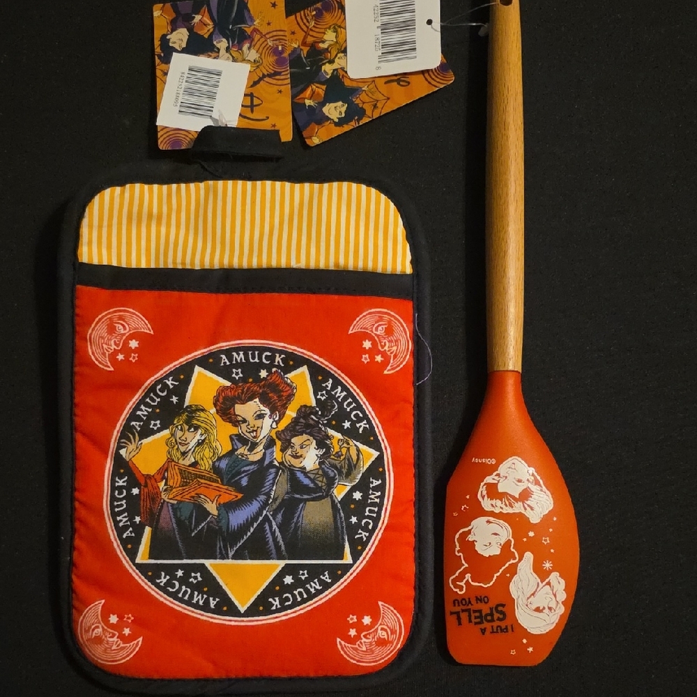 Disney Hocus Pocus Pot Holder and Spatula Set NEW
